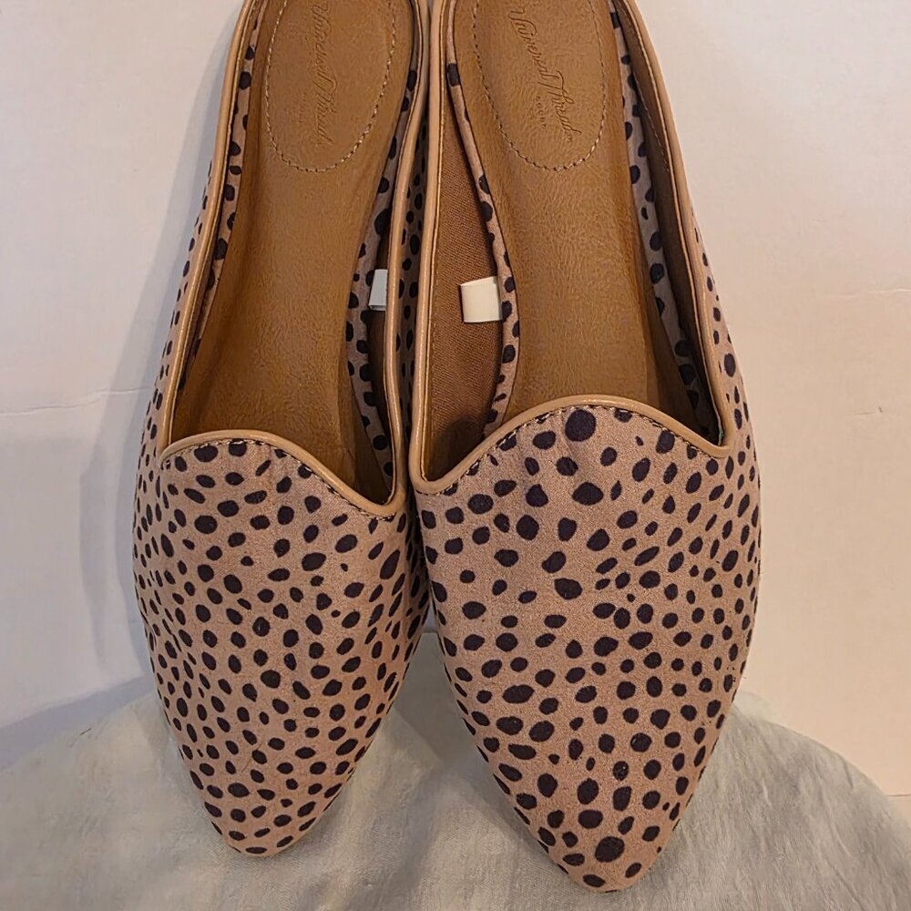Universal Thread women's animal print slip-on flat shoe , size 6.5. - Picture 5 of 8